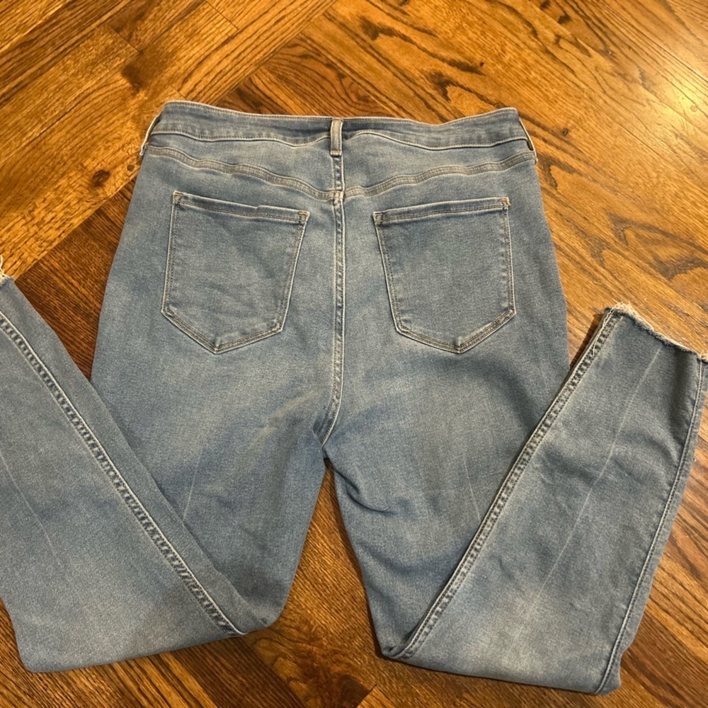 Old Navy Extra High Rise Rockstar Super Skinny Jeans Women’s 14 Raw Hem - Picture 2 of 4